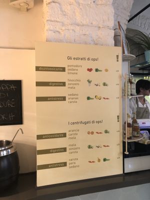Juices at Ops Cucina Mediterranea in Rome