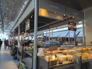 Food stand at Verde Vida - Rua Formosa in Porto