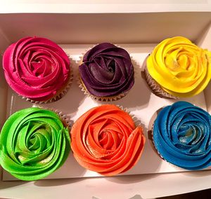 Vanilla cupcake box for Mehndi   at The Avant Garden Bakery in Newcastle Upon Tyne