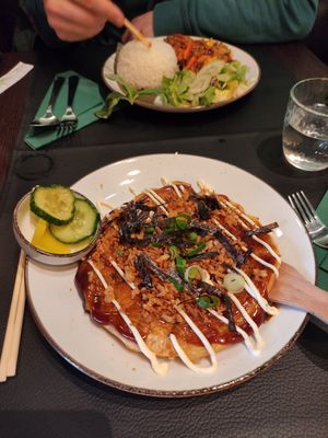 Japanse groentenpannenkoek at TAKE in Mechelen