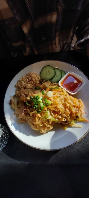 Pad thai tofu at TAKE in Mechelen