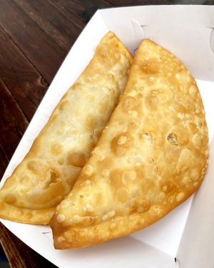 New vegan snack, chebureki (fried pies) with apple jam inside. Very crispy! ⚠️ If they are hot, it’s better to wait a little, otherwise you might get burned by the hot jam! at Ringo Ponchik & Perazhki — Saryan in Yerevan