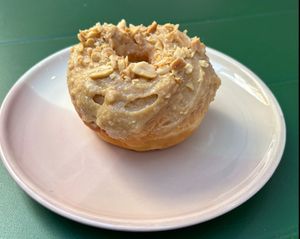 Donut Peanutt butter 100% végane  at Veg'Anne By Anne Dorcay in Paris