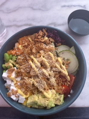Bowl with fake chicken   at Veg'Anne By Anne Dorcay in Paris