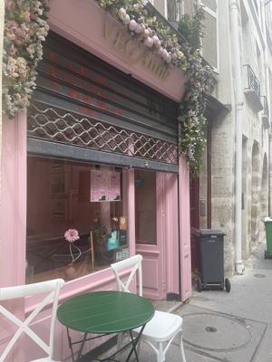Front store  at Veg'Anne By Anne Dorcay in Paris