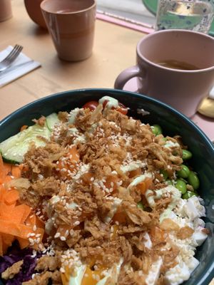 Pokebowl saumon   at Veg'Anne By Anne Dorcay in Paris