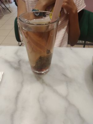 Thé à la rose at Veg'Anne By Anne Dorcay in Paris