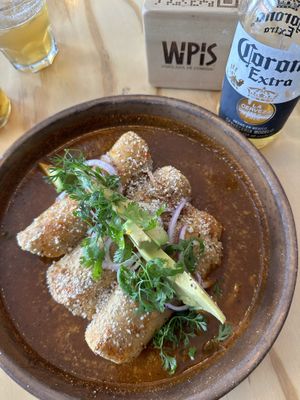 Enchiladas de champiñones   at Wipis in San Andres Cholula