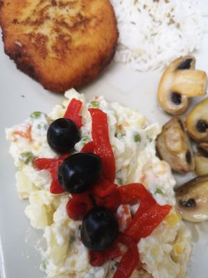 Plato combinado vegano 7'5€ at Puzzle Bar in Gijon