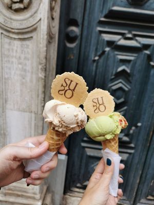 Hazelnut and pistacchio at Gelatoteca Suso - Cannaregio in Venice