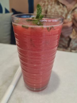 Raspberry lemonade at Earth Cafe @ Juhu in Mumbai