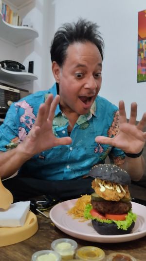 Monster Vengan + Big Crunch at Om Healthy Food in Caracas