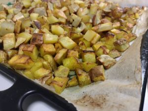 Roasted Potatoes with rosemary and spiced up olive oil at De Otter in Leiden