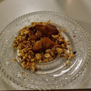 Epic crumble with baked apples in maple syrup and cinnamon made by an epic volunteer at De Otter in Leiden