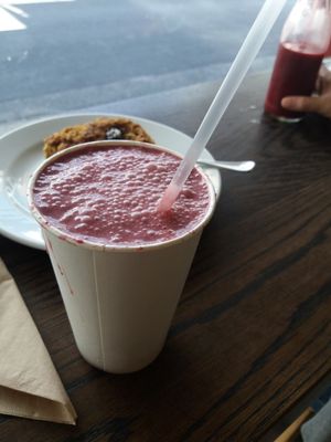 Bubbly berry smoothie at UMU in Bondi Beach