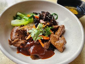 Braised tofu rice. Very solid  at Tian Tian Chi Su 天天吃素 in West Singapore