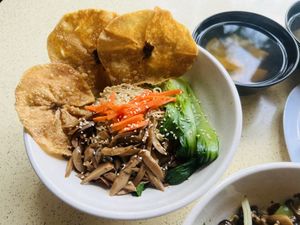 Kolo mee with wantons  at Tian Tian Chi Su 天天吃素 in West Singapore