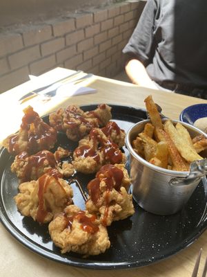 Cali Wings  at ChapiYork in Bogota