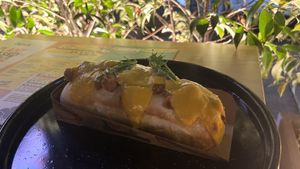 Chili cheese dog   at ChapiYork in Bogota