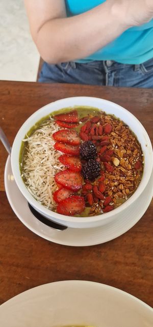 Matcha smoothie bowl at Potheads Pueblo in Tulum