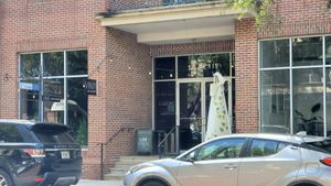 Vinia outside at VINIA Wine & Kitchen in Winter Park