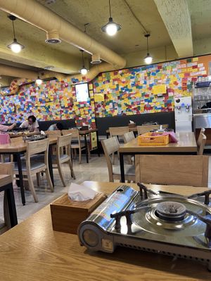 Cute atmosphere   at Hotpot Tteokbokki Deokmiga Ewha Womans University - 전골떡볶이 덕미가 이대본점 in Seoul