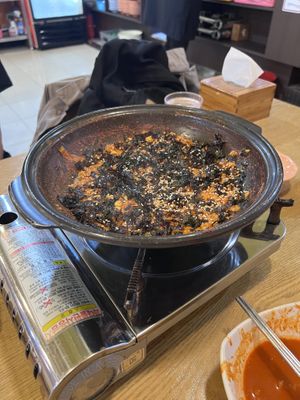 Fried riceeee sooo yummm  at Hotpot Tteokbokki Deokmiga Ewha Womans University - 전골떡볶이 덕미가 이대본점 in Seoul