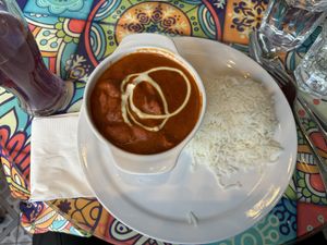 Le poulet au beurre (évidente végan) est tellement délicieux que chaque bouchée devient une expérience mystique.   at Tula in Montreal