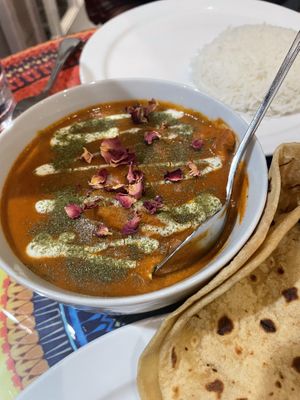 Poulet végane au beurre  at Tula in Montreal