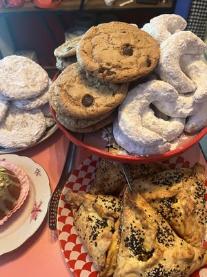 Снизу эчпочмаки!!  at Stricha in Tbilisi