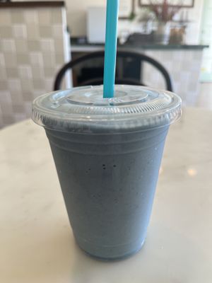 Big ole blue  at Edenic Smoothies in Ventura
