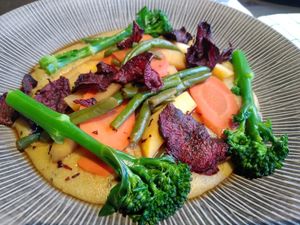 Polenta with vegetables and beetroot crisps at Zum grünen Kakadu in Mainz