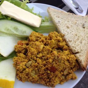 Scrambled tofu & toast at Cafe Miller in Hamburg