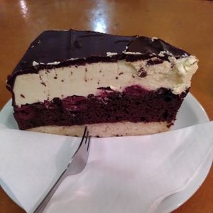 Vegane Donauwelle at Cafe Miller in Hamburg