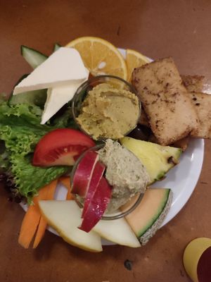 Vegan & robust at Cafe Miller in Hamburg