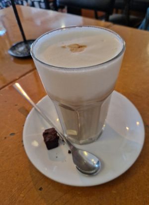 Latte Macchiato mit Sojamilch at Cafe Miller in Hamburg