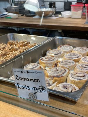 Vegan cinnamon rolls 😍 at Boots Bakery & Lounge in Spokane