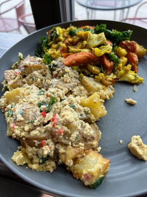 Curried Roasted Carrots and Cauliflower and potato and tofu at Boots Bakery & Lounge in Spokane