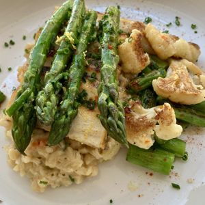 Asparagus cooked to perfection     at Stoemp in Toulouse