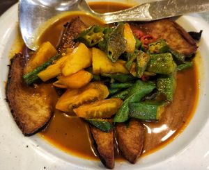 asam fish very good at Eatwell Seafood 素善缘 in Miri