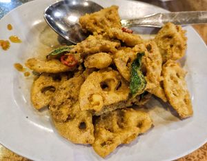Lotus root at Eatwell Seafood 素善缘 in Miri