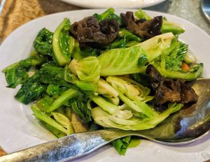 Baby Kai Lan very fresh and crunchy at Eatwell Seafood 素善缘 in Miri