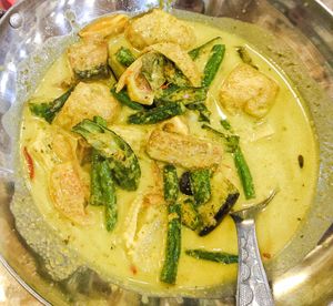 Green curry 👍🏻 highly recommend at Eatwell Seafood 素善缘 in Miri
