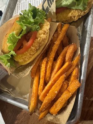 ‘Chicken burger’ was delicious and crispy  at TGB - The Good Burger in Malaga
