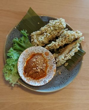 Tempura tofu strips with peanut sauce at Bo's Viet Deli in Munich
