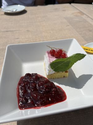 Lemon Blueberry tart  at ’t Koaikershuus in Ameland