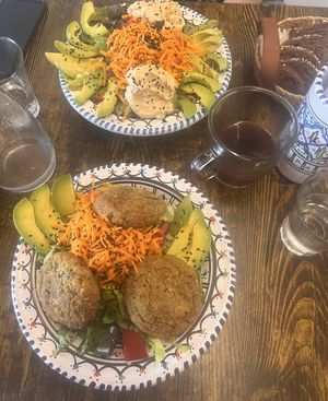 falafel and avocado saladss which  at Ecologica Bistrot in Palermo