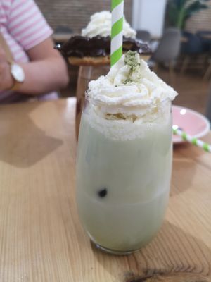 Iced coconut matcha at Lilo Brunch in Madrid
