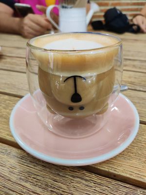 Cute bear coffee at Lilo Brunch in Madrid