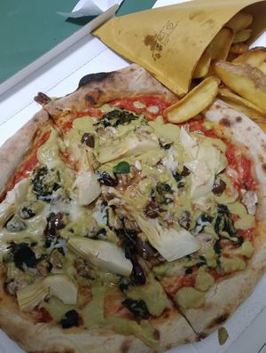 Feluca with extra asparagus cream at Pizza e Fichi in Turin